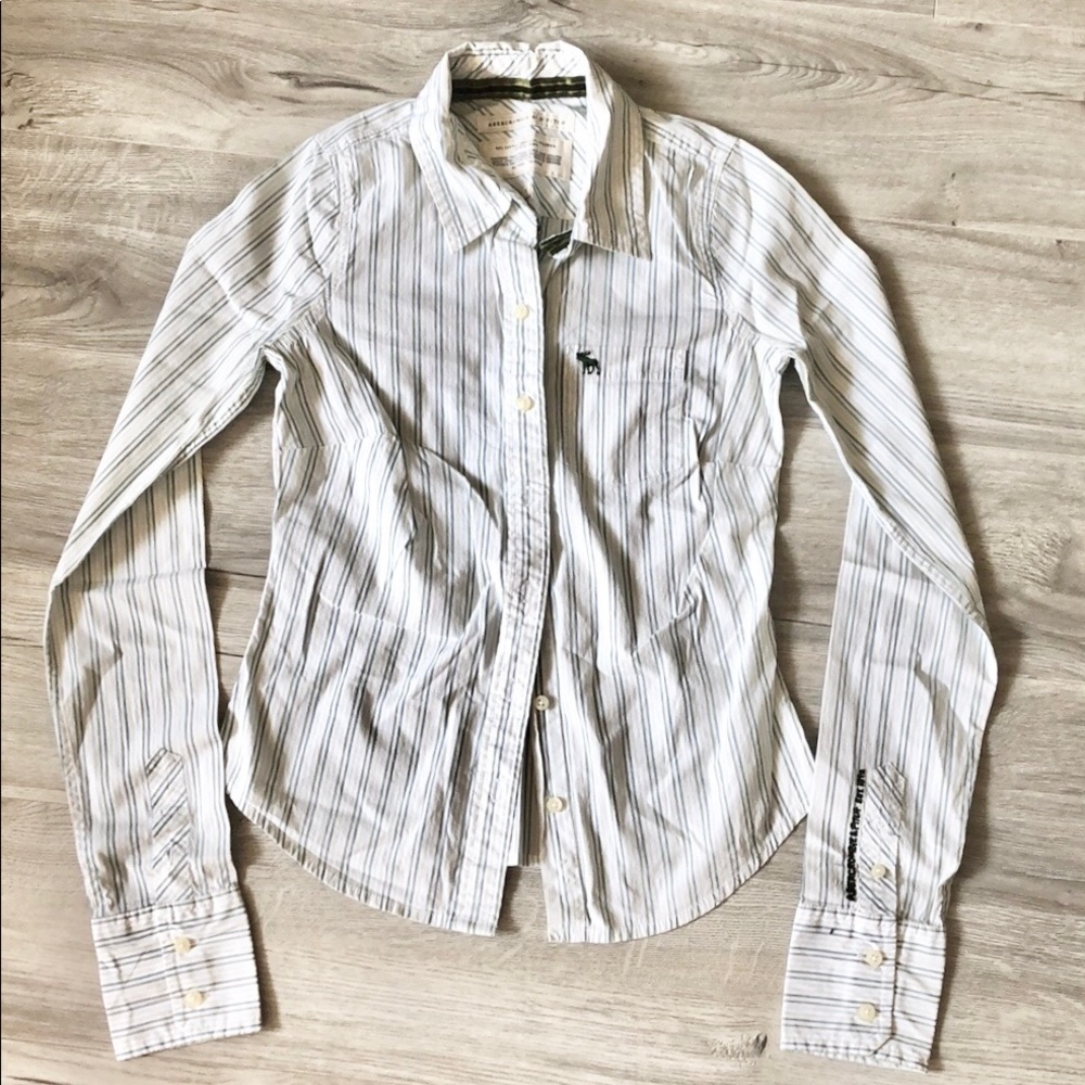 A&F Button Down Top - Picture 1 of 4